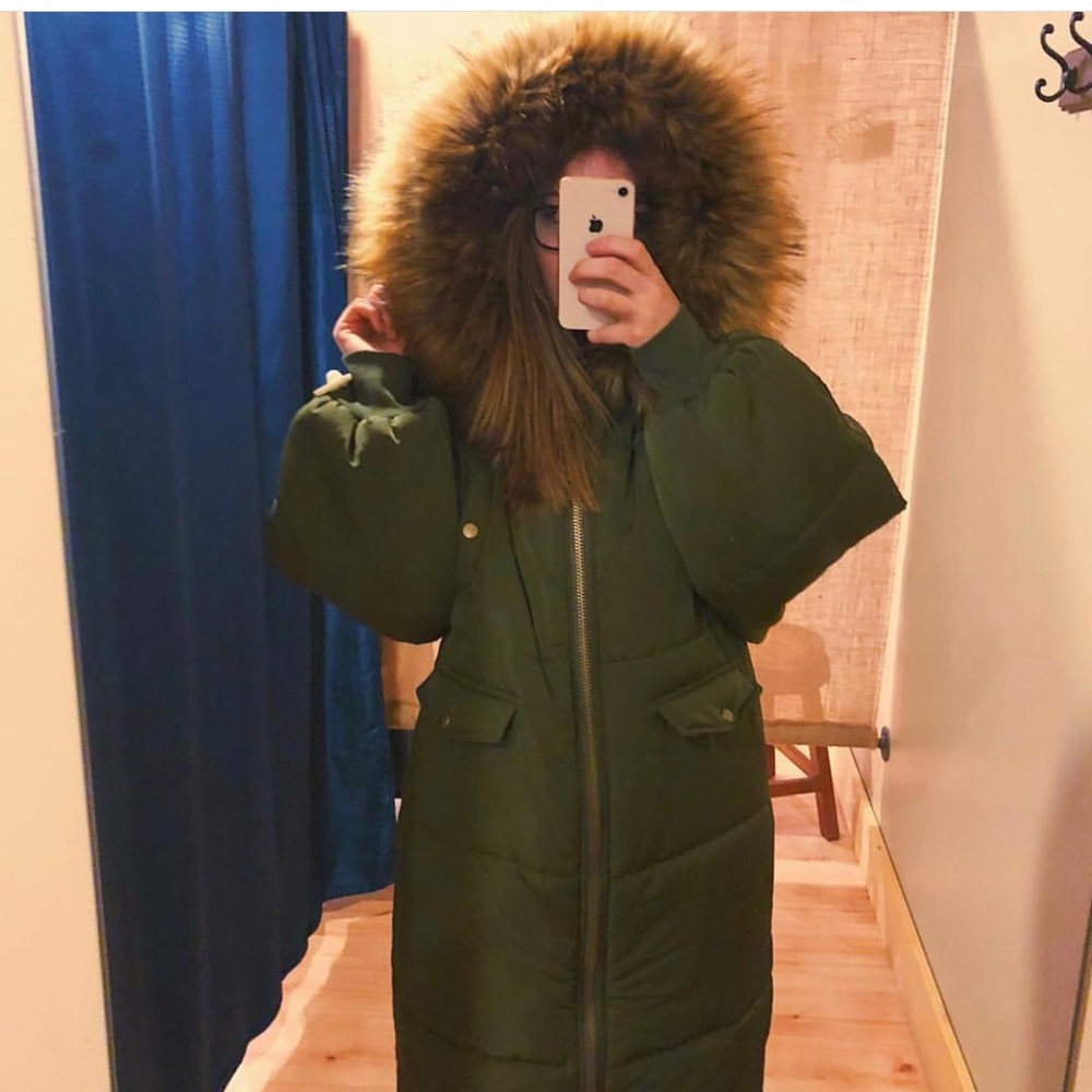 Knee length for hood all of green puffy coat